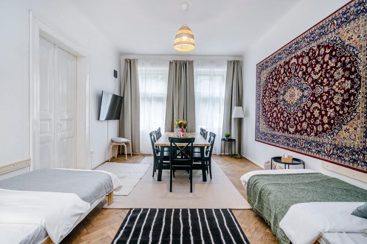 Spacious Apt In Center By Michal&friends Lägenhet
